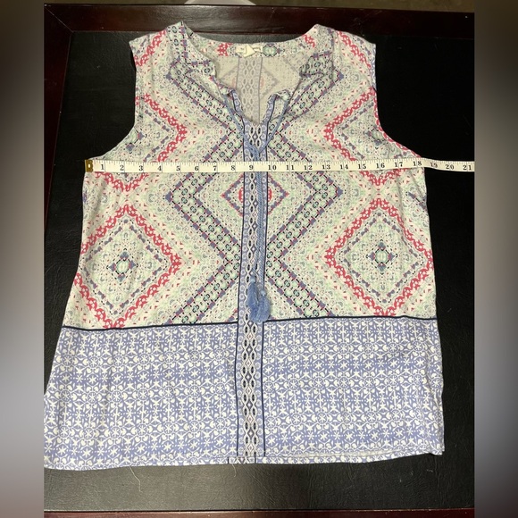 Tribal sleeveless blouse - Picture 7 of 8